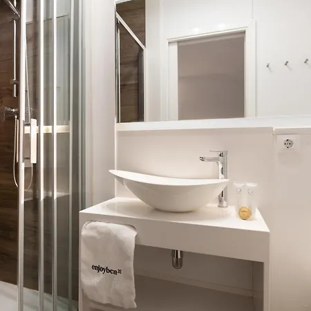 Enjoybcn Coliseum Apartmán *