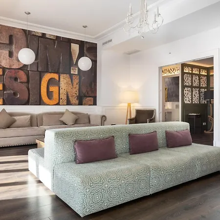 Enjoybcn Coliseum Apartmán *