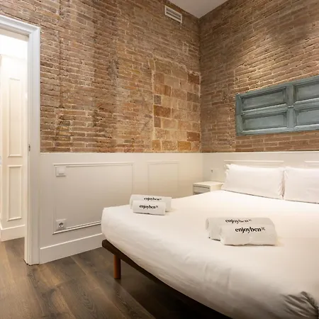 Enjoybcn Coliseum Apartmán