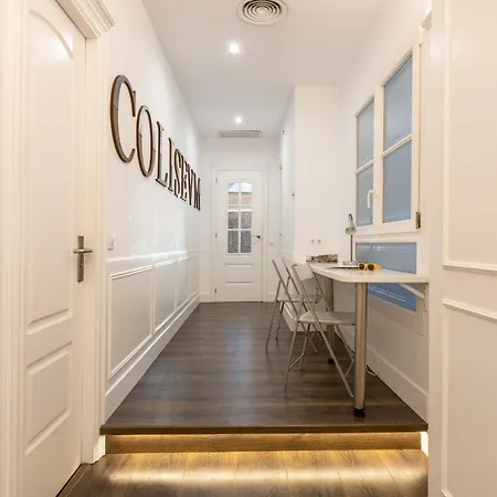 Enjoybcn Coliseum Appartement
