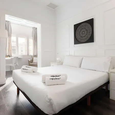 Enjoybcn Coliseum Apartment *