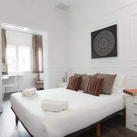 Enjoybcn Coliseum Apartment