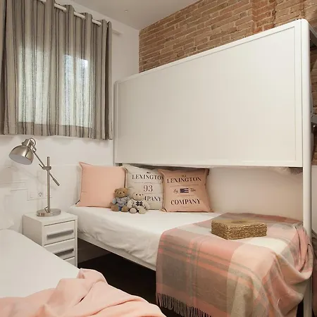 Enjoybcn Coliseum Apartment *