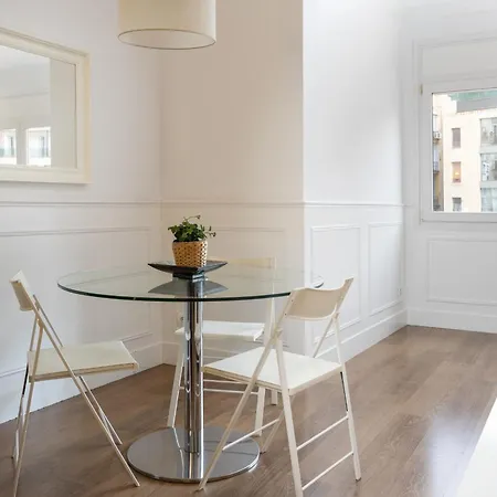 Enjoybcn Coliseum Appartement